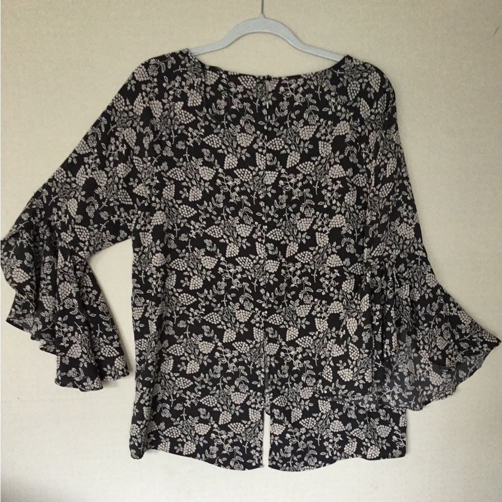 LC Lauren Conrad Black Floral Ruffle Bell-Sleeve Blouse